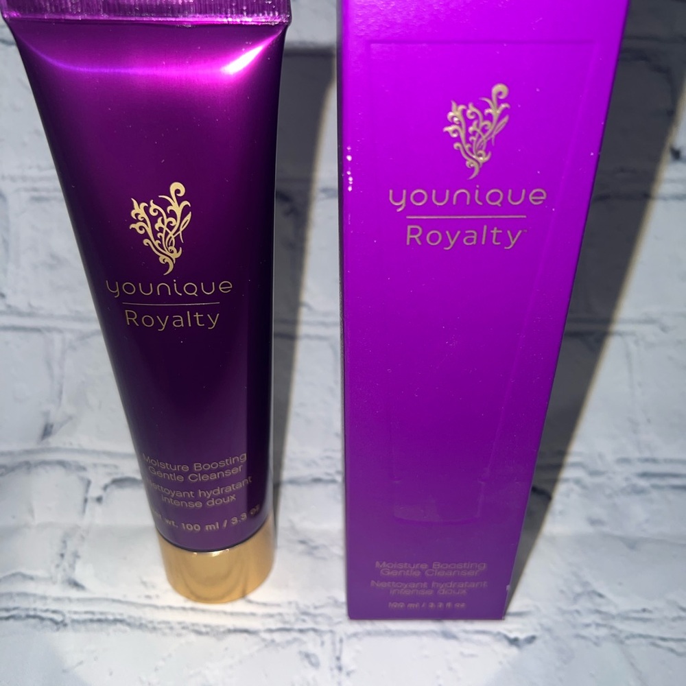 Younique Skincare Cleanser in Bold Purple